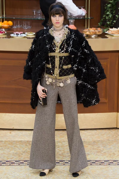 Look 54